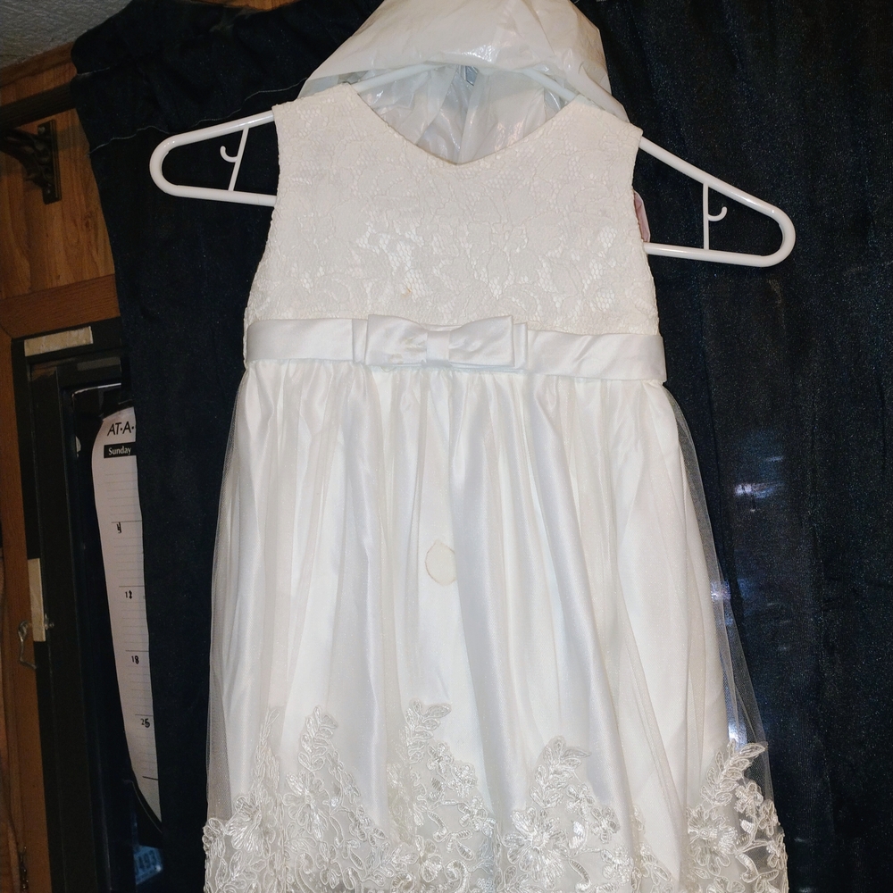 Elegant White Lace Dress